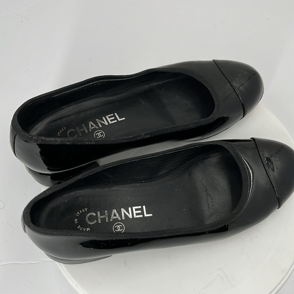 Authentic Chanel flats stitched CC logos on heel Size 36.5 SEND ME AN OFFER! - Picture 5 of 11